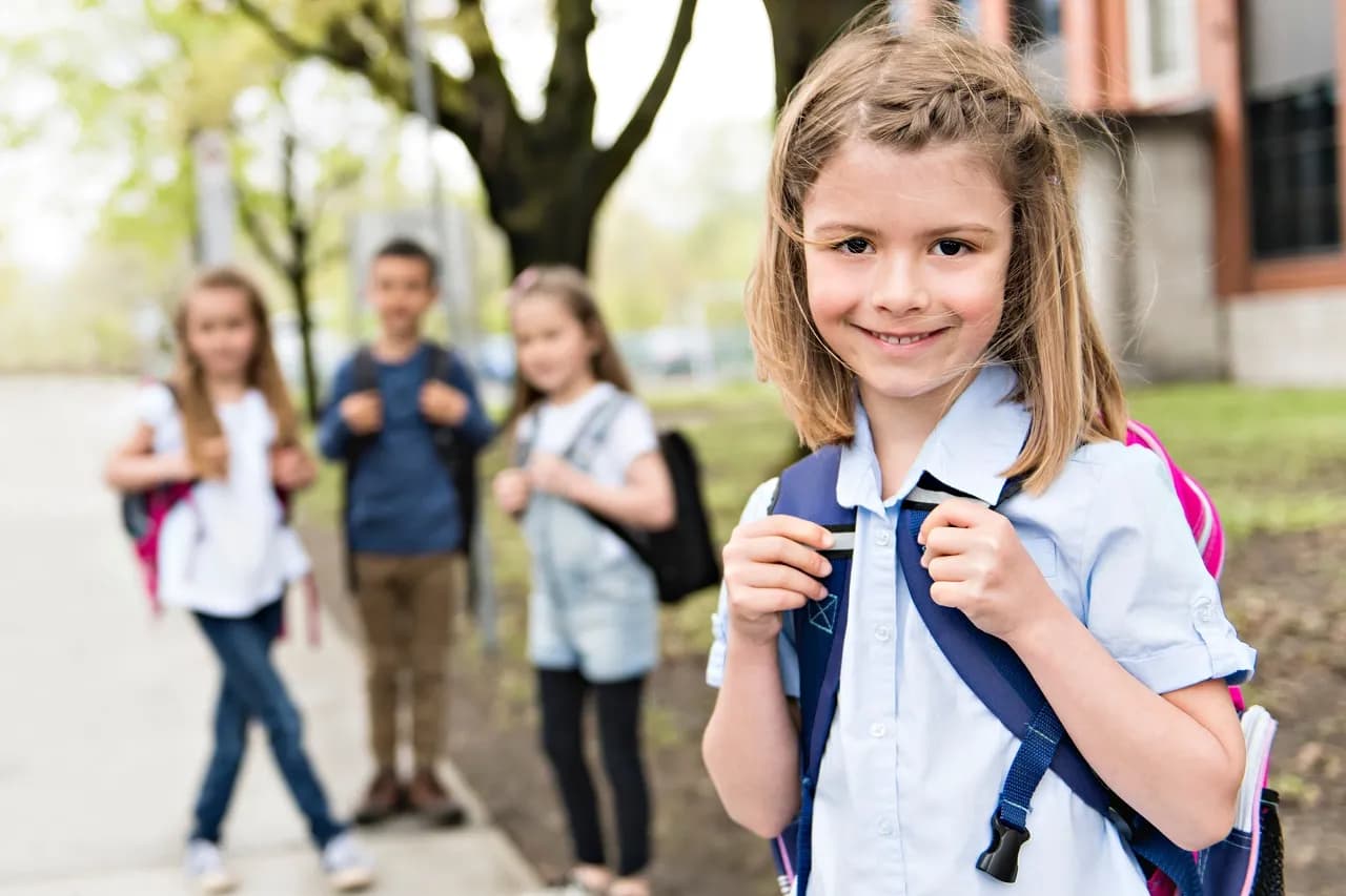 Zmiana szkoły podstawowej: Jak przeprowadzić proces krok po kroku
