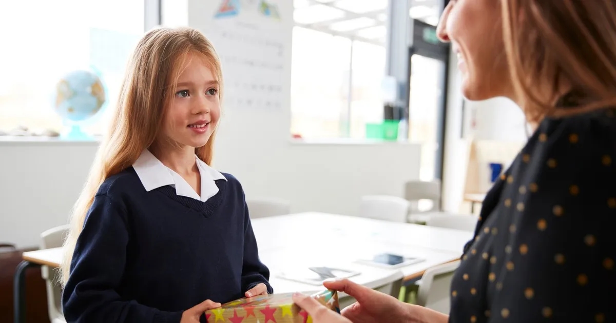 Za co podziękować wychowawcy? Oto najpiękniejsze pomysły na wdzięczność