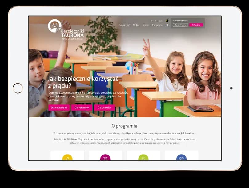 Zabawa w nauczycielkę: Kreatywna edukacja dla dzieci w domu