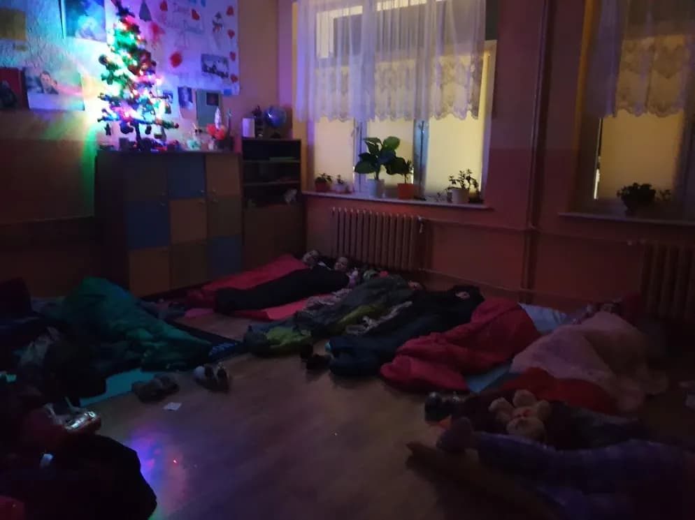 Noc w szkole: 10 kreatywnych pomysłów na niezapomniane zabawy