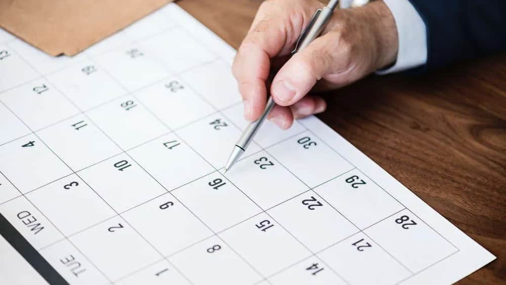 Jak obliczyć wiek w Excelu? Prosty sposób na szybkie obliczenia